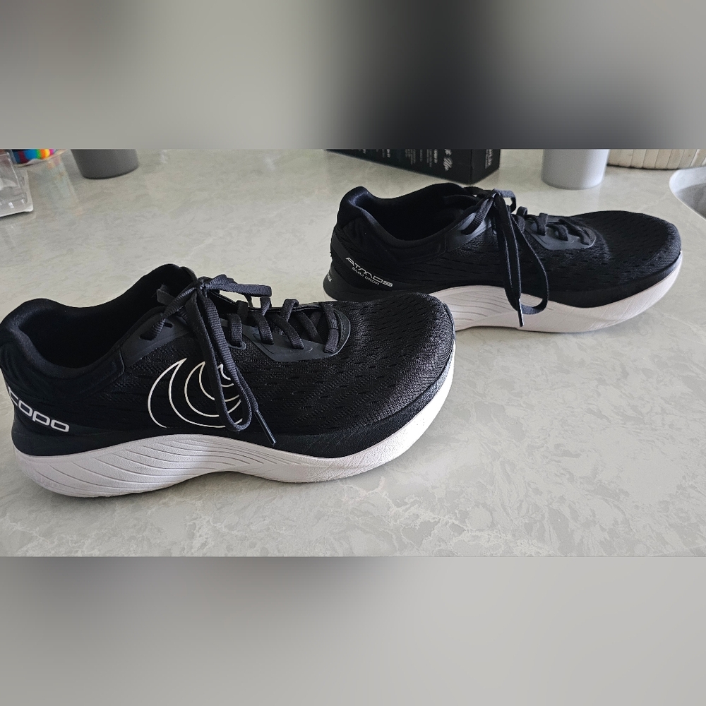 Ladies Topo Size 9